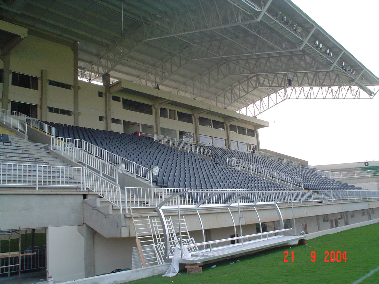 Banco de reservas da Arena Joinville (Foto: Darthanhan Oliveira, Arquivo Pessoal)