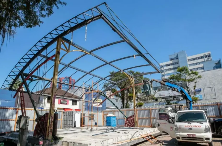  Praça Nereu Ramos recebe obras de revitalização