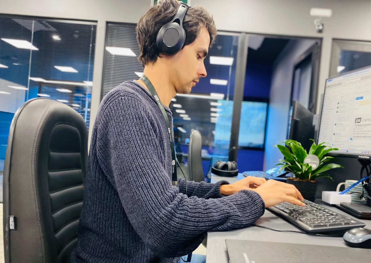 A Academia PX oferece uma plataforma de cursos especializada para empresas que buscam motoristas mais capacitados, produtivos e seguros.