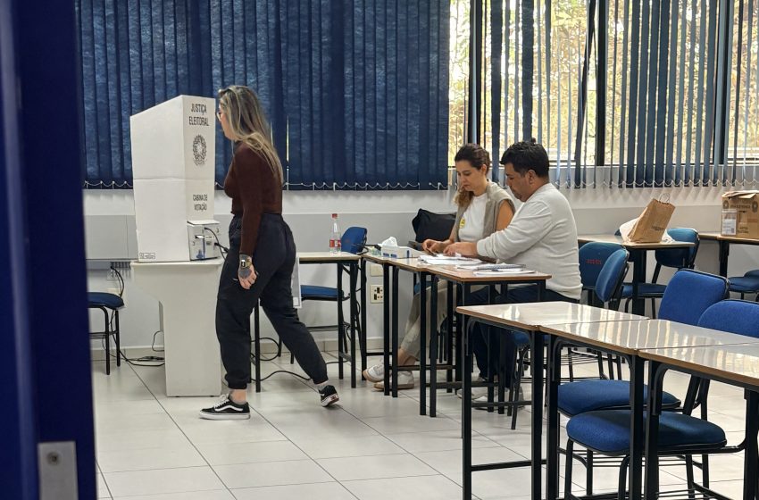  Eleitores de Joinville atuam entre trabalho e voto