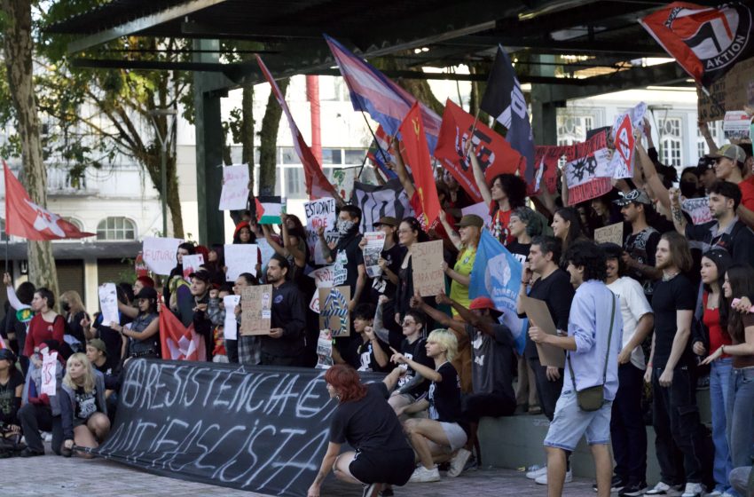  Jovens transformam incerteza em engajamento político na reta final das eleições